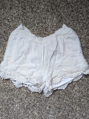 Kendall & Kylie White Elastic Waist Smocked Top